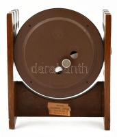 Szovjet asztali óra, számlapján historizáló mintával, fa tokban, kopással, m: 20 cm