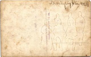 1939 Berettyóújfalu, katonák csoportja. Berzeki műterem (Debrecen) photo (fl)