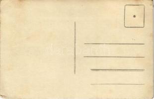 1930 Arad, csoportkép a vasútállomáson, vonat / railway station. photo (EK)