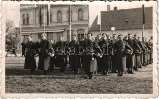 1941 Muraszombat, Murska Sobota; bevonulás, katonák. Reesch-Kolossa fényképészeti műterme / entry of the Hungarian troops. photo (EK)