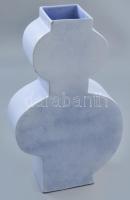 Korai retro stílusú, lekerekített formavilágú váza, jelzés nélkül, szájánál kis repedéssel, m: 37,5 cm