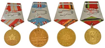 4db-os szovjet katonai kitüntetés tétel, közte 1965. "A Nagy Honvédő Háborúban aratott győzelem...