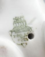 Zsolnay nyúl + kulacs, kulacson 1938-as évszámmal, jelzéssel, kis kopással, m: 6-8 cm