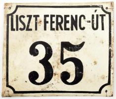 Liszt Ferenc-út 35., régi festett fém utcatábla, korának megfelelő kisebb hibákkal, 15x13 cm