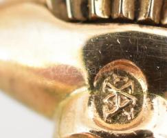 14k arany (Au) női zsebóra. Díszített tok, kis horpadással. Hibátlan számlap, lejáró üveg (plexi) mű...