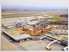 Ferihegyi pillanatok. Hatvan év a magyar polgári repülés szolgálatában. / Glimpses of Ferihegy. Sixt...