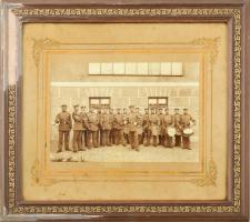 cca 1900 Német katonazenekar fotó, kartonon 24x18 cm / Üvegezett keretben 38x34 cm