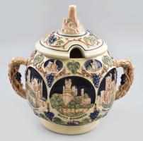 Gerz gyümölcsleves / bólé szervírozó, körben kartusokban különböző várak domború és festett látképei szőlőfürt és szőlőinda mintákkal összekötve, tetején plasztikus várrom fogóval. Jelzett, hibátlan, m: 29 cm