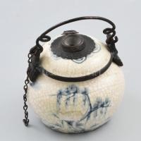 Antik kínai porcelán pipázó edény, réz verettel, hiánnyal, jelzéssel, kopással, m: 8 cm