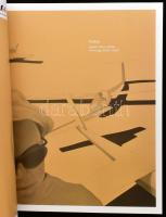 Hegyi Lóránd: Fehér. Képek 2001-2004. Paintings 2001-2004. Ford.: Szöllősi Judit. Bp., 2005, KOGART....