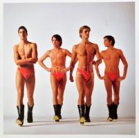 Készman József: Magyarországi kortársművészet az ezredfordulón. Bp.,2005, Bumbum. Gazdag képanyaggal...