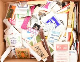 Sokdarabos reklámos kávé cukor gyűjtemény dobozban