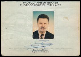 1996-2001 Hutt River Principality fényképes útlevele. A "Hutt Folyó Hercegségét (1970-2020) 197...