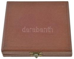 Borsos Miklós (1906-1990) DN "Liszt Ferenc Társaság 1893" bronz emlékplakett, hátoldalon &...