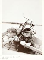 2 Moholy Nagy László könyv: A festéktől a fényig. Téka.; 100 fotó Bp., 1995. Magyar Fotográfiai Múze...