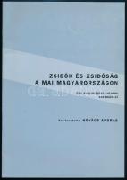 Zsidók és zsidóság a mai Magyarországon. Egy szociológiai kutatás eredményei. Szerk.: Kovács András. Bp., 2002, Szombat, 23 p. Kiadói tűzött papírkötés.