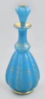 Bécs, 1830 körül, kék opalinüveg italos palack, dugóval, alján becsiszolással, kopott aranyszínű festéssel, hólyagos hasrésszel és dugóval. Kopott, m: 22,5 cm