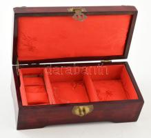 Parafaképpel díszített ékszeres doboz, zsanérja sérült, réz veretekkel, 23x11x8 cm