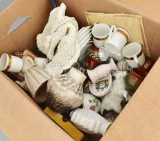 Doboznyi nagy mennyiségű bolhapiac tétel, közte érdekes, izgalmas darabokkal, vegyes méretben és áll...