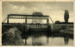 1940 Óbecse, Stari Becej; Ustava Kralja Petra / Ferenc-csatornai zsilip / canal, dam (gyűrődés / crease)