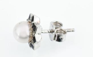 Arany (Au) 14K fülbevalópár igazgyönggyel és gyémántokkal, jelzett, bruttó: 2,96 g