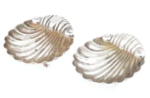 Ezüst(Ag) 2 db kagylós tálka, jelzett, 5,2×4,7 cm, nettó: 25,2 g