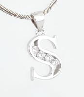 Ezüst(Ag) kígyó nyaklánc áttört köves "S" medállal, jelzett, h: 46 cm, 2,2×1,1 cm, bruttó: 9,4 g