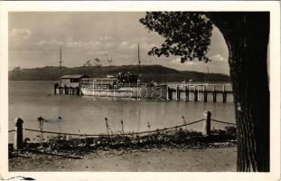 1940 Balatonfüred, hajóállomás, háttérben Tihany