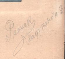 cca 1920-1930 Bohóc hölgy, 2 db nagyméretű, kartonra kasírozott fotó Prosek budapesti (Nagymező u. 3...