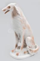 Hollóházi porcelán agár, kézzel festett, jelzett, kis kopásnyomokkal, m: 28 cm