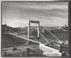cca 1964 Az új Erzsébet híd 1960-1964, 25 db fotót tartalmazó spirálos fotóalbum az UVATERV fotóarch...