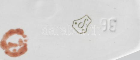 Drasche törölköző női akt, fehér mázas porcelán figura, jelzett, kis máz kopással, m: 19 cm