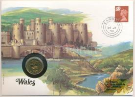 Nagy-Britannia / Wales 1990. 1P Ni-sárgaréz felbélyegzett borítékban, bélyegzéssel, német nyelvű leírással T:UNC Great Britain / Wales 1990. 1 Pound Ni-brass in envelope with stamp and cancellation, with German description C:UNC