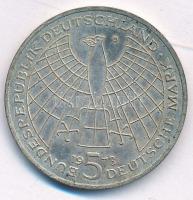 NSZK 1973J 5M Ag "Kopernikusz születésének 500. évfordulója" T:AU patina
FRG 1973J 5 Mark...