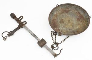 Régi egytálcás mérleg, kopással