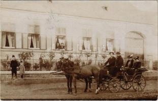 1906 Großkrut, Böhmischkrut, Grosskrut; horse-drawn carriage. R. Schindler (Wien) photo