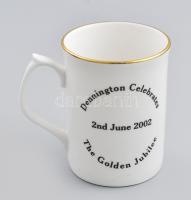 Edvardian Bone China, 2002 Erzsébet királynő aranyjubileum emlékbögre, jelzéssel, kopással, m: 9,5 cm