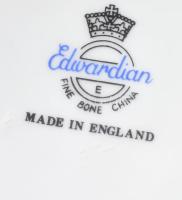 Edvardian Bone China, 2002 Erzsébet királynő aranyjubileum emlékbögre, jelzéssel, kopással, m: 9,5 c...