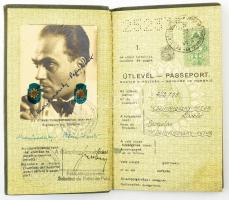 1938 Petur László (1904-1973) író, szerkesztő és neje 2 db Magyar Királyság által kiállított útlevel...
