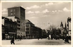 1939 Kassa, Kosice; Fő utca (a Felvidék legmagasabb épülete), Pozsonyi Általános Bank Rt., automobilok. Győri és Boros felvétele / main street, bank, automobiles