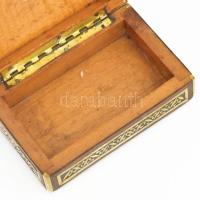 Csont berakásos fa doboz, sérüléssel 11x7 cm