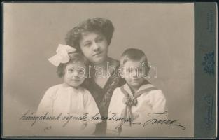 1913 Budapest, Schmidt Ede budapesti fényképész műtermében készült, keményhátú vintage fotó, datálva, feliratozva, 13,5x21,2 cm