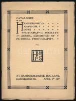 1937 Catalogue of the Hammersmith Hampshire House Photographic Societys 22nd annual exhibiton of a picoral photography. Hammersmith, 1937, Hampshire House, 58+6 p. Fekete-fehér fotókkal. Angol nyelven. Benne magyar nevekkel is, valamint Csörgeő Tibor, Angyalfi Andor egészoldalas fotóival is. Kiadói papírkötésben.