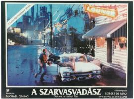 cca 1978 ,,A szarvasvadász című amerikai film egy jelenete, 1 db vintage produkciós filmfotó, a használatból eredő (esetleges) kisebb hibákkal, 18x24 cm