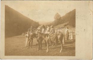 1924 Nagyhalmágy, Halmagiu; kirándulás, lovaglás / horse riding. photo (fl)