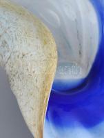 Csigaház alakú iparművész üveg kínáló, többrétegű, jelzés nélkül, hibátlan, 36x23x17 cm