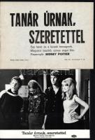 cca 1967 ,,Tanár úrnak szeretettel" című angol film jelenetei és szereplői, 13 db vintage produkciós filmfotó ezüst zselatinos fotópapíron, a használatból eredő (esetleges) kisebb hibákkal, + hozzáadva egy szöveges kisplakát, 18x24 cm