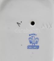 Aquincum női akt, jelzéssel, kis kopással, m: 14,5 cm