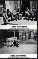cca 1975 ,,Tisztes honpolgárok" című olasz film jelenetei és szereplői, 13 db vintage produkciós filmfotó ezüst zselatinos fotópapíron, a használatból eredő (esetleges) kisebb hibákkal, 18x24 cm
