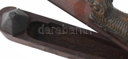 "1862" feliratú bárányos fa borotvatartó. Pásztormunka, kis szúette lyukakkal, 25×10×4 cm ...